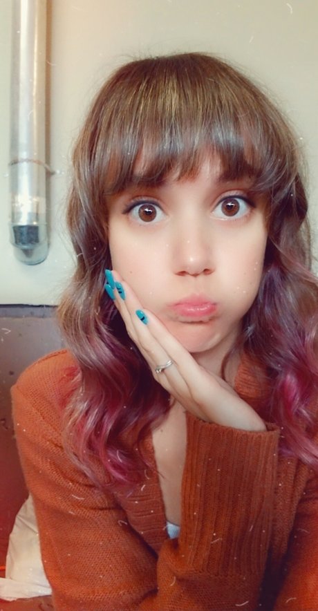 Yanderekamii freie akt bild