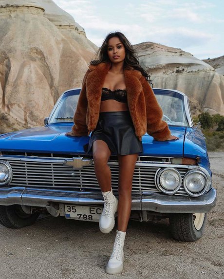 Putri Cinta exklusive beste galerie