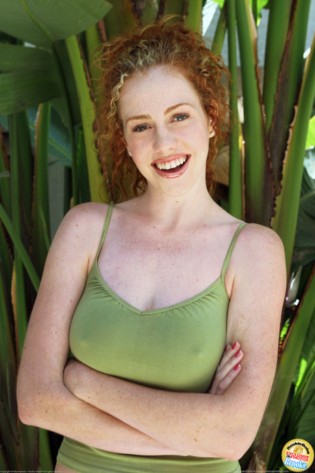 Brooke Barnes freie akt bild