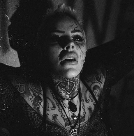 Leoni Baltz_ model porno archiv