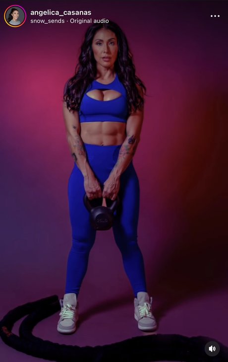 Angelica Curves erotische xxx galerie