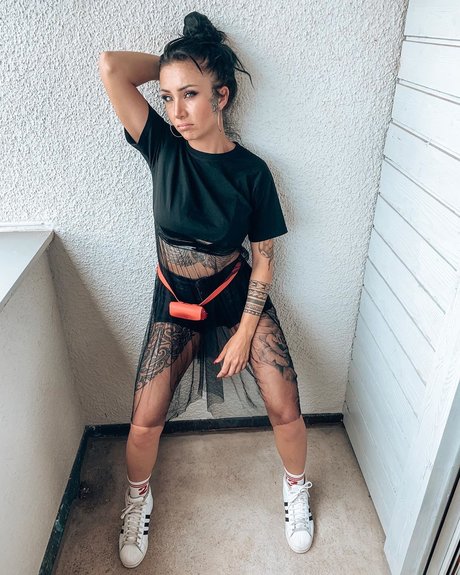 Inkedfleur_ freie akt archiv