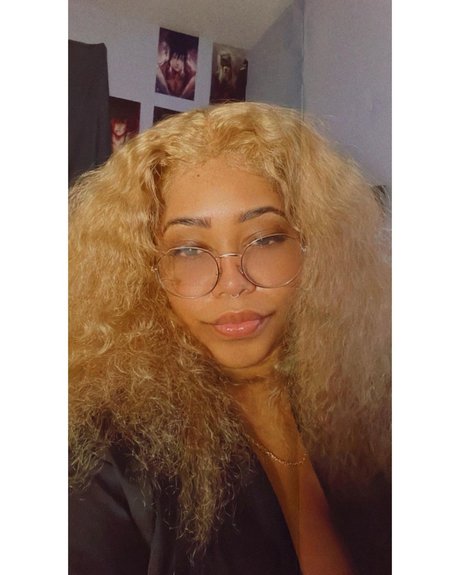 Kibiko erotische sexy bilder