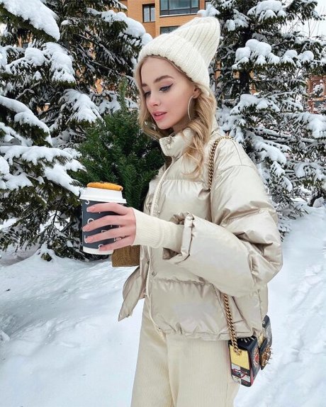 Yulia Kolmakova schöne nette foto