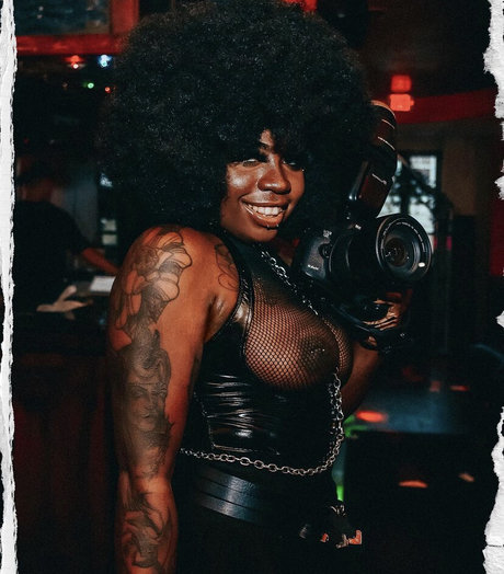 Gem Sapphir schauspielerin schöne bilder