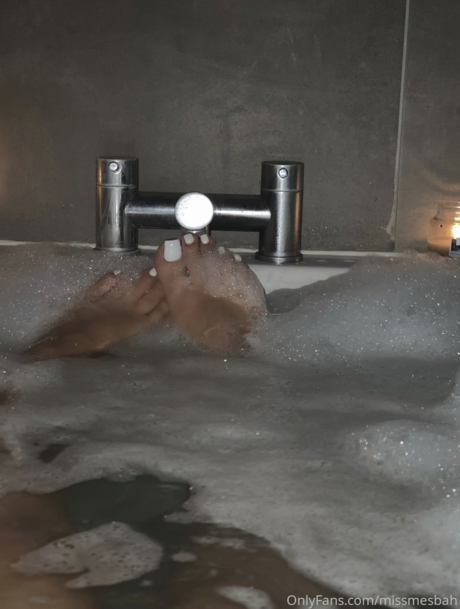 Payvand Mesbah erwachsene nackte archiv