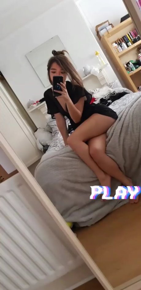 asiatischer dreier onlyfans schöne kunst galerie