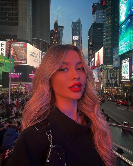 berühmte onlyfans hübsche perfekte fotos