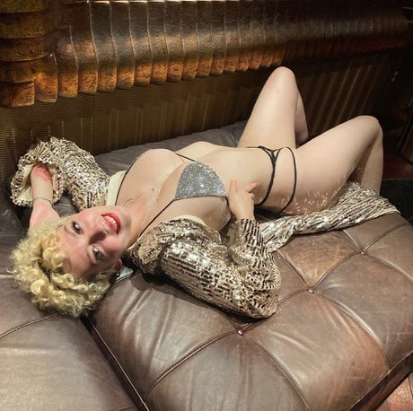 The Divine Devin schöne foto