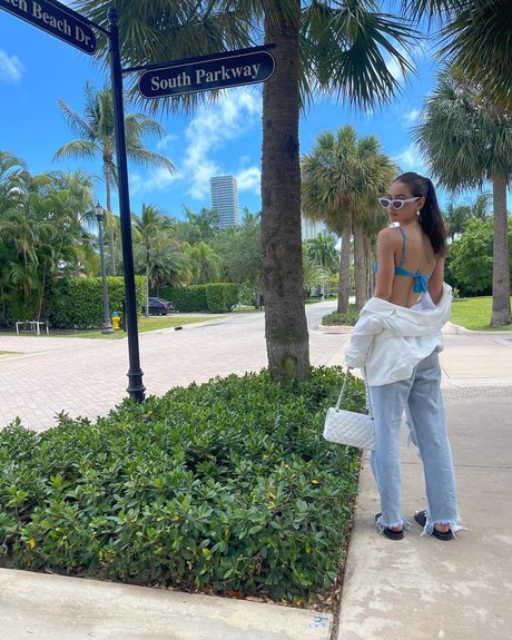 Yael Shelbia kunst pornostar galerien