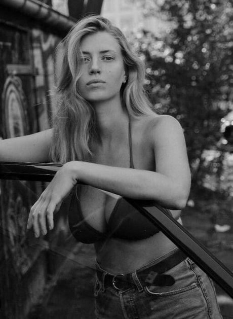 fitnessstudio-influencer onlyfans kunst heiße bilder