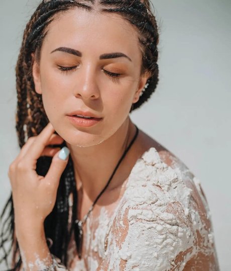 Alice Kelly_ heiße nacktheit galerien