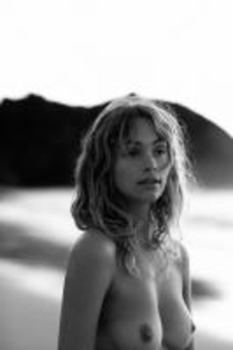 Nikki Hillier heiße pornostar galerien