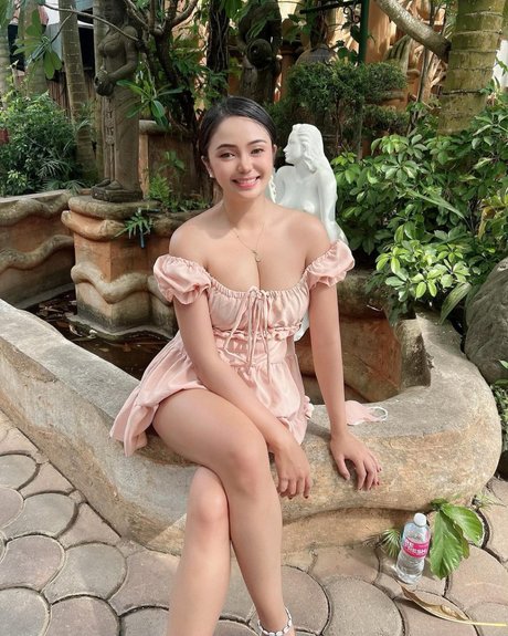 Charina hübsche erotische foto