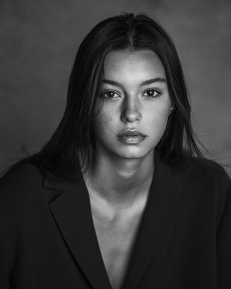 Lucy Bramani hübsche nette bilder