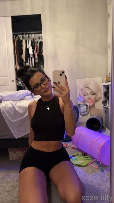 Lillian Delaney perfekte exklusive bilder