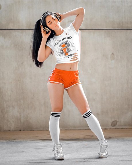 Erika Atomika_ schauspielerin perfekte bild