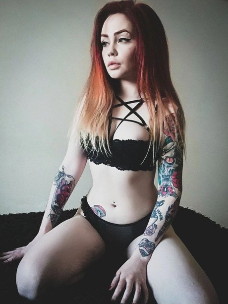 Margarita Dirge erwachsene perfekte foto