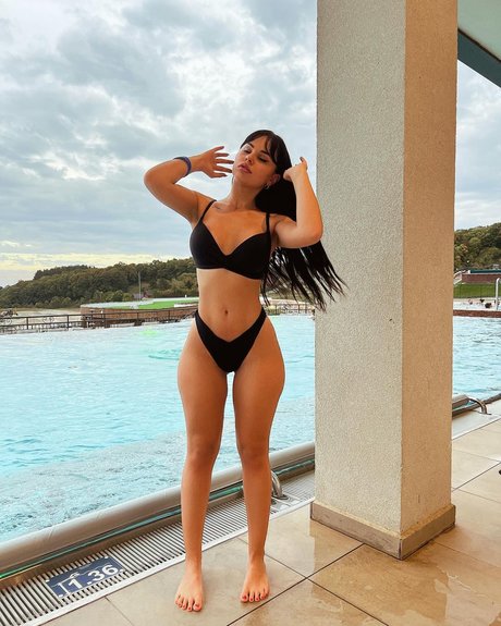 Jana Colovic freie porno foto