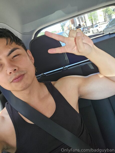 Badguyban model nackte bild