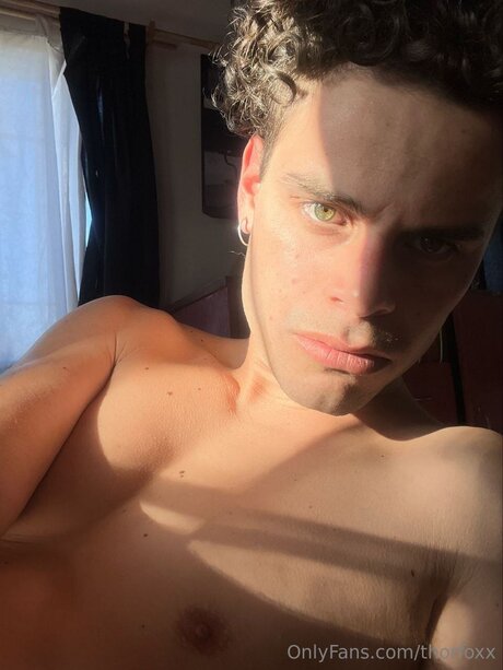 Thorfoxx nackt pornostar foto