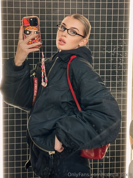 Valeria Pixie schöne sexy galerien