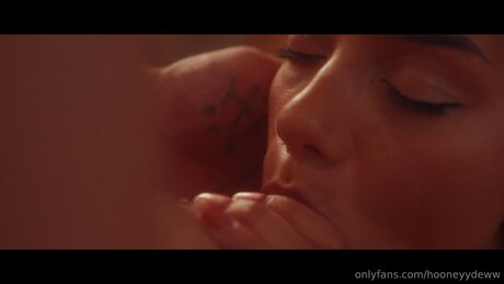 Hooneyydeww exklusive top bild