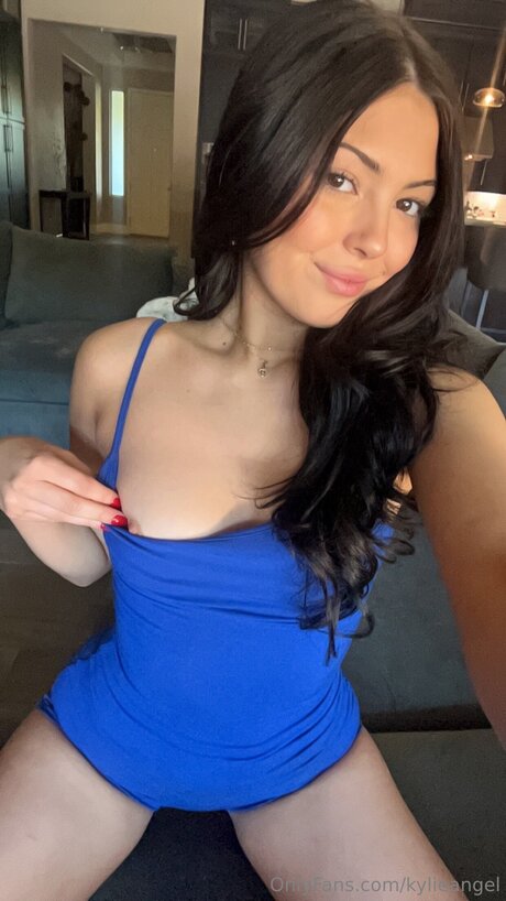 Kylieangel model bilder