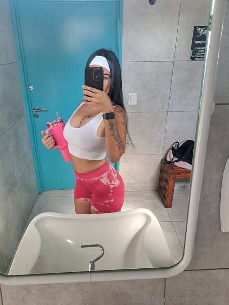 Julietalej nacktheit akt foto