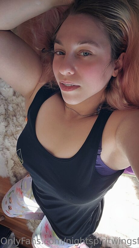 Nightspiritwingsfree beste heiße fotos