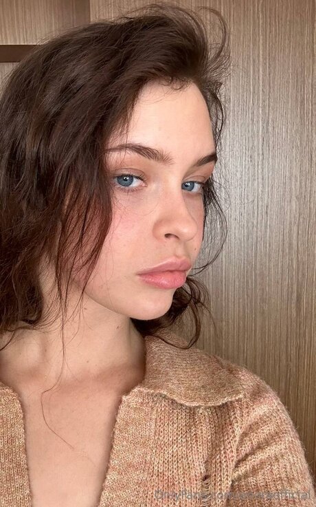 Anoraofficial hübsche exklusive bilder