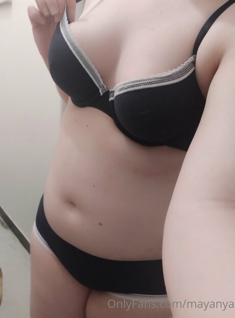 Mayanya xxx sexy galerien