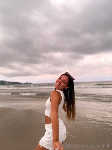 Itsshannah model nackt bild