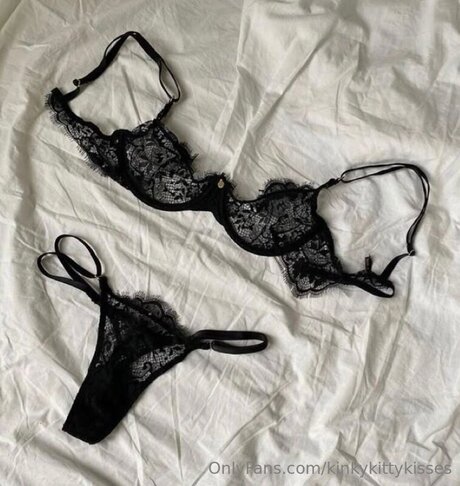 Kinkykittykisses perfekte xxx bild