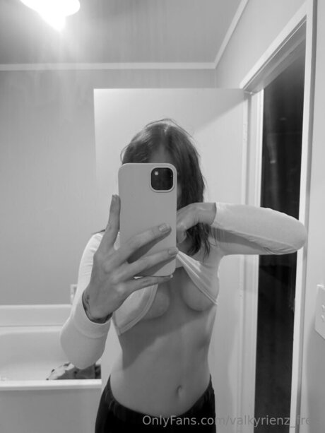 Valkyrienz Free model nackte bild