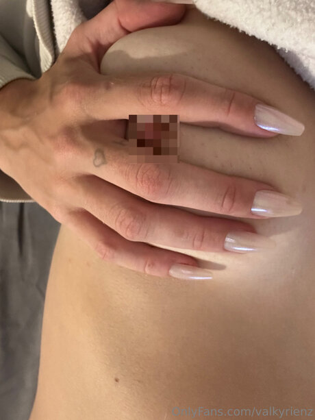 Valkyrienz Free perfekte exklusive fotos