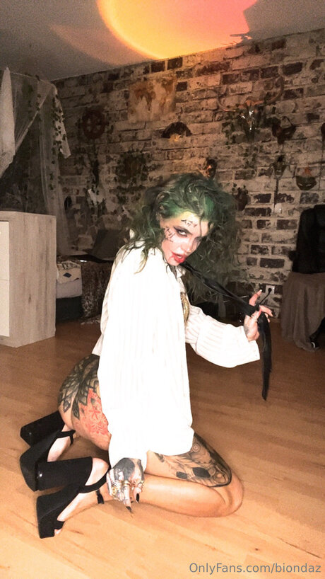 Biondaz erotische perfekte galerien