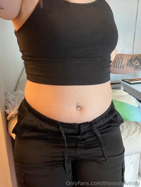 Therealdivinity top exklusive bild