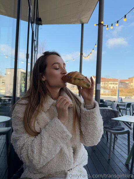 Transgirlkira model sex fotos