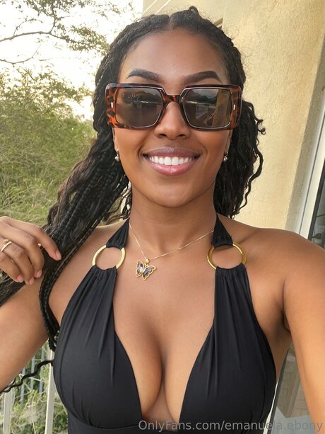 Emanuela Ebony top pornografische archiv