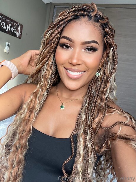 Emanuela Ebony beste schöne bild