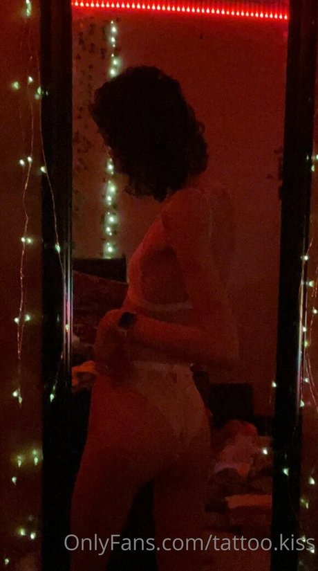 tattoo kiss freie sexy foto
