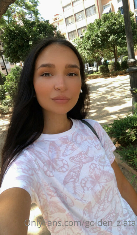 golden zlata hd nackten archiv