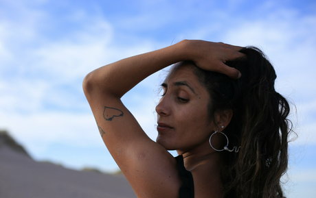 ladyjuicybrunette heiße schöne bild