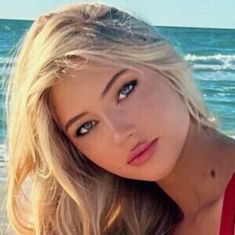 Victoria Rozmajzl hd nacktheit bild