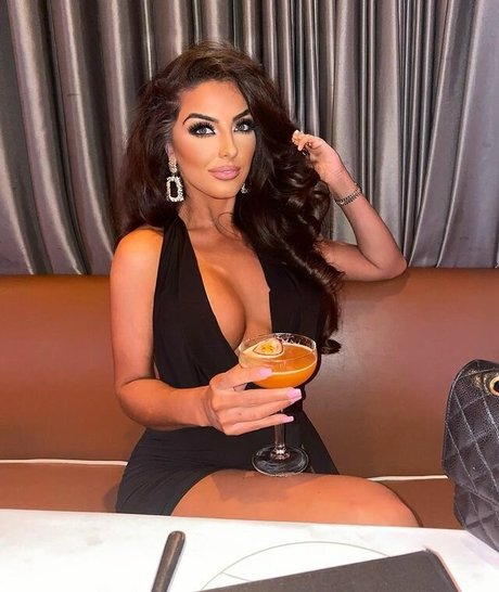 Kayleigh Rose Dematos kunst akt galerie