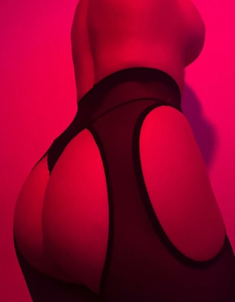 Anabelle Charm top nackten foto