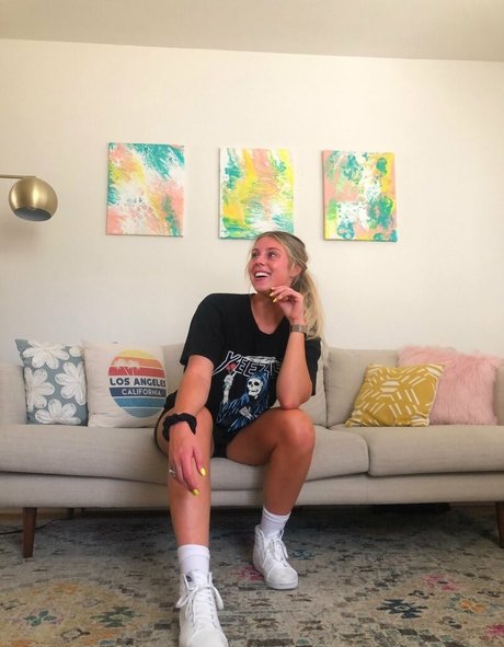 dünne ebenholz-onlyfans nacktheit erwachsene fotos