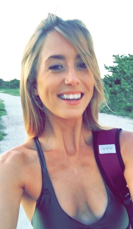 Allie Wes top nackte archiv