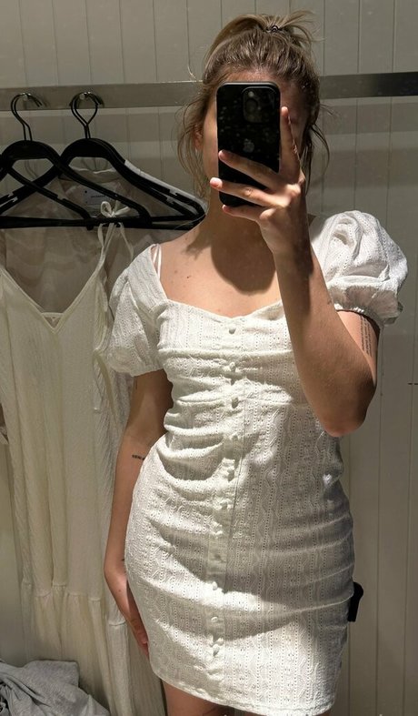 pervokursnica freie nackte foto